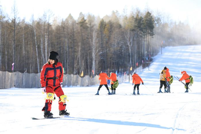 中國最北滑雪場開啟2023年初冬首滑