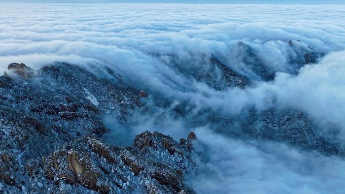 河南堯山：初雪新霽 云?？澙@